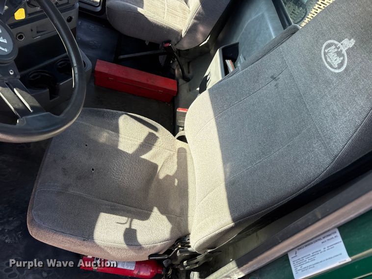 image for item FK1212 2016 Mack CXU613 semi truck