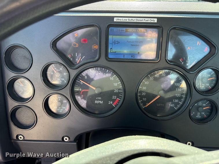 image for item FK1212 2016 Mack CXU613 semi truck