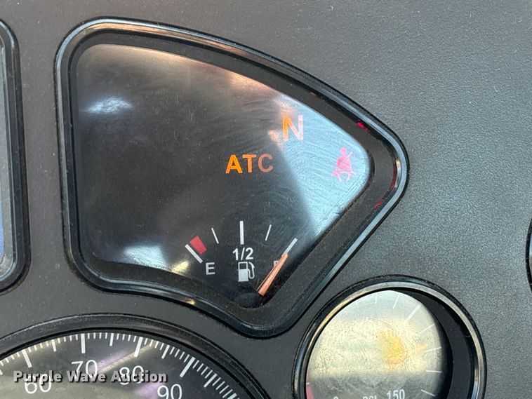 image for item FK1212 2016 Mack CXU613 semi truck