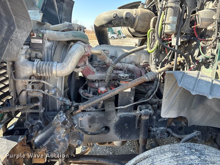 image for item FK1212 2016 Mack CXU613 semi truck