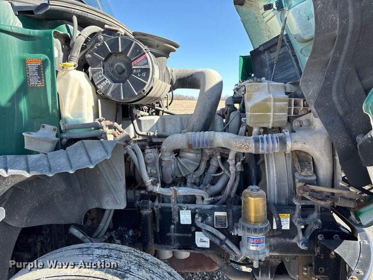 image for item FK1212 2016 Mack CXU613 semi truck