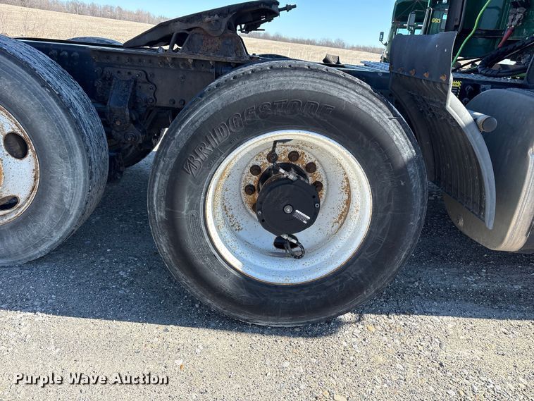 image for item FK1212 2016 Mack CXU613 semi truck