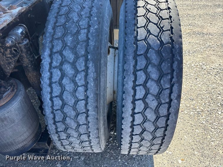 image for item FK1212 2016 Mack CXU613 semi truck