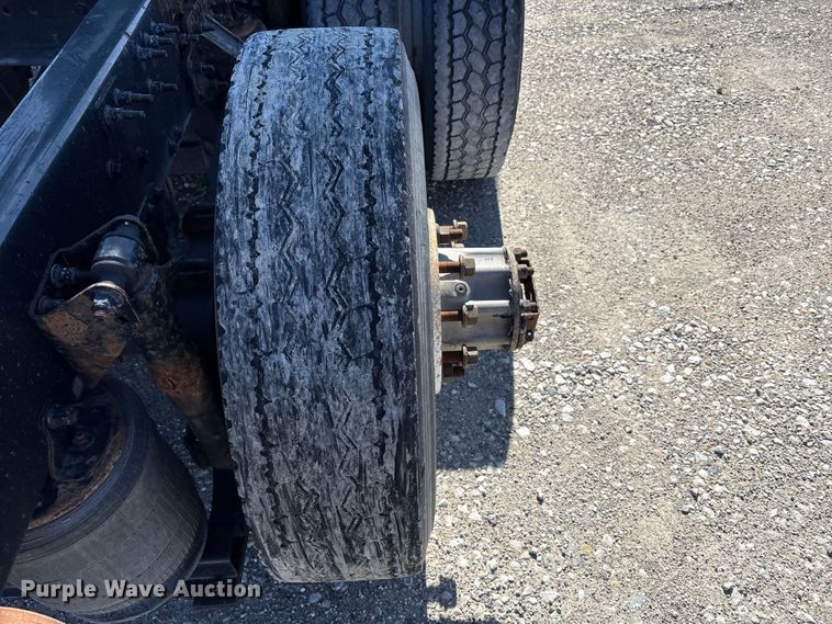 image for item FK1212 2016 Mack CXU613 semi truck