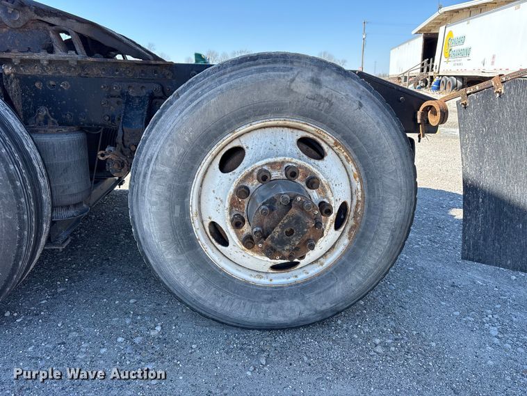 image for item FK1212 2016 Mack CXU613 semi truck