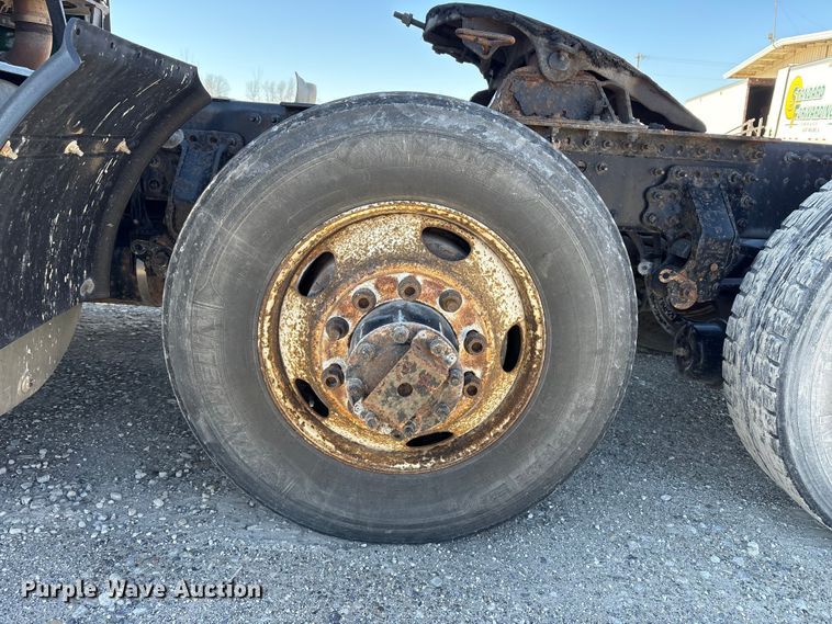 image for item FK1212 2016 Mack CXU613 semi truck