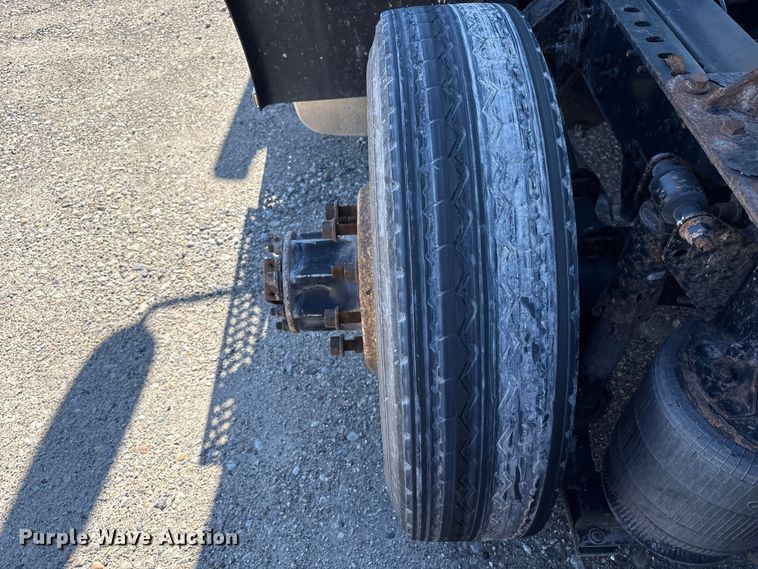 image for item FK1212 2016 Mack CXU613 semi truck