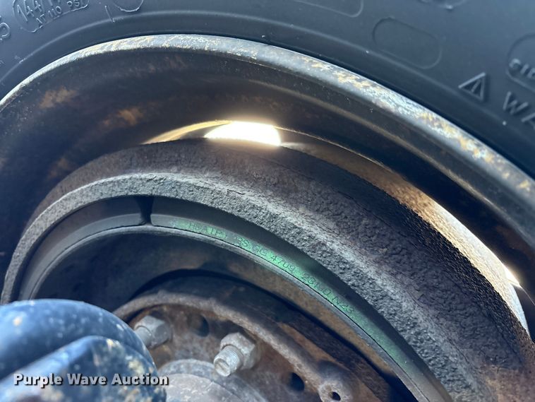 image for item FK1212 2016 Mack CXU613 semi truck