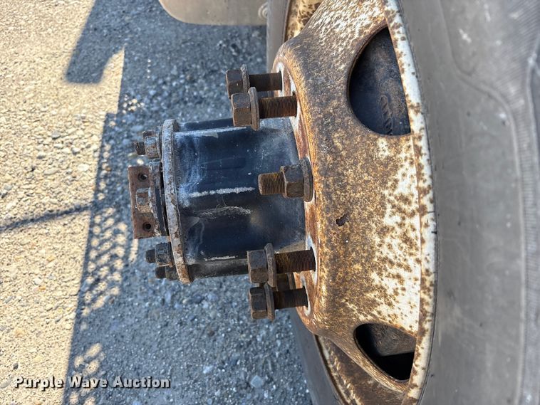 image for item FK1212 2016 Mack CXU613 semi truck