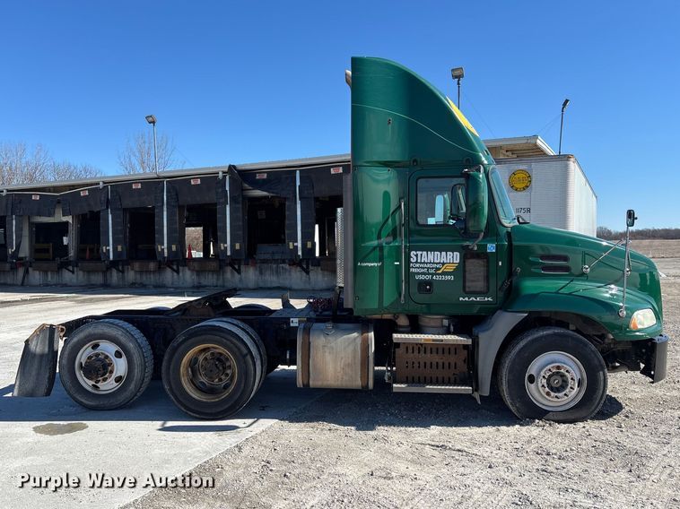 image for item FK1213 2016 Mack CXU613 semi truck