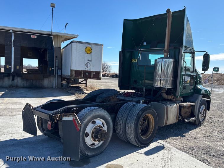 image for item FK1213 2016 Mack CXU613 semi truck