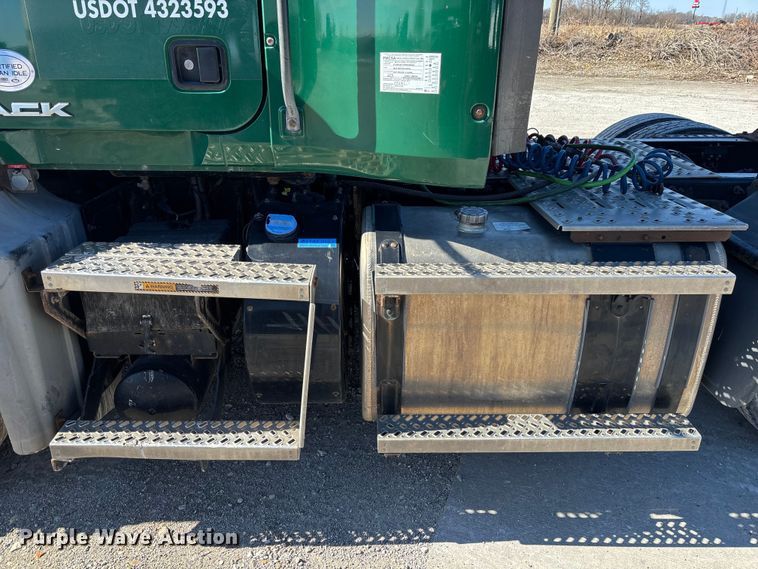 image for item FK1213 2016 Mack CXU613 semi truck