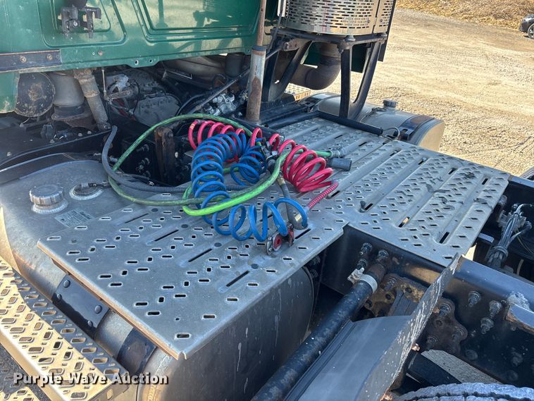 image for item FK1213 2016 Mack CXU613 semi truck