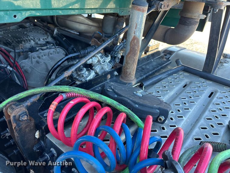 image for item FK1213 2016 Mack CXU613 semi truck