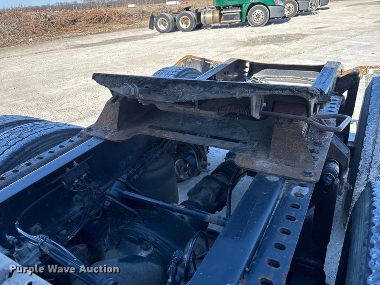 image for item FK1213 2016 Mack CXU613 semi truck