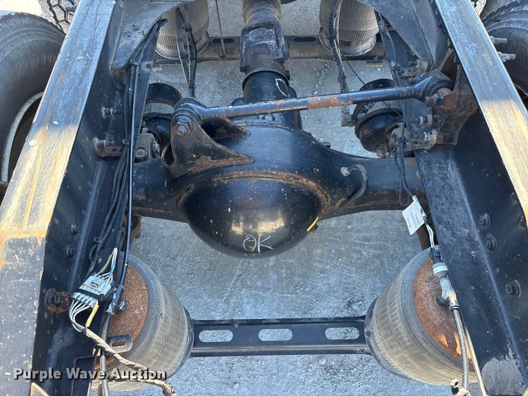 image for item FK1213 2016 Mack CXU613 semi truck