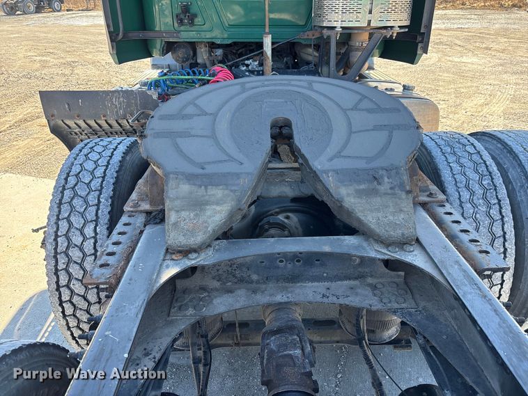 image for item FK1213 2016 Mack CXU613 semi truck