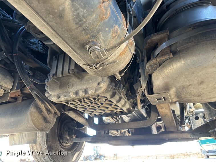 image for item FK1213 2016 Mack CXU613 semi truck