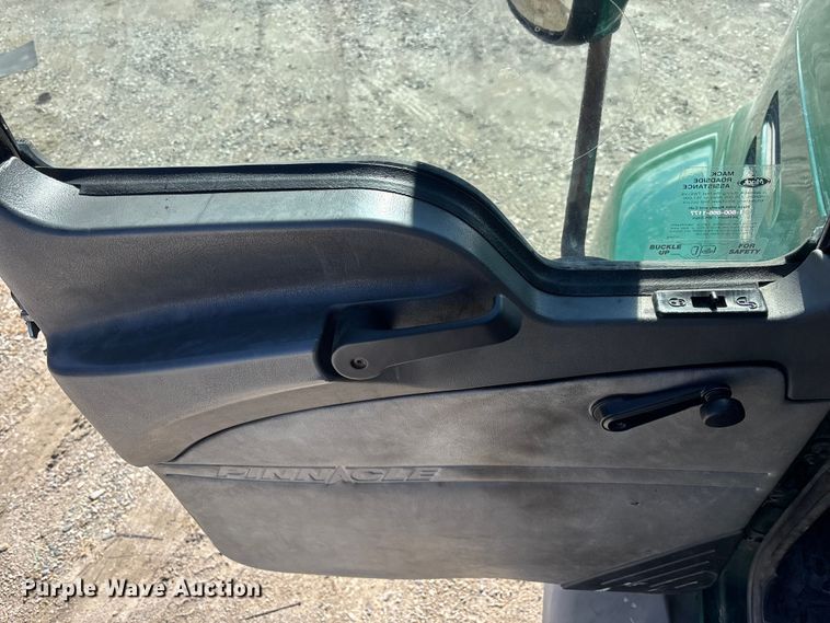 image for item FK1213 2016 Mack CXU613 semi truck