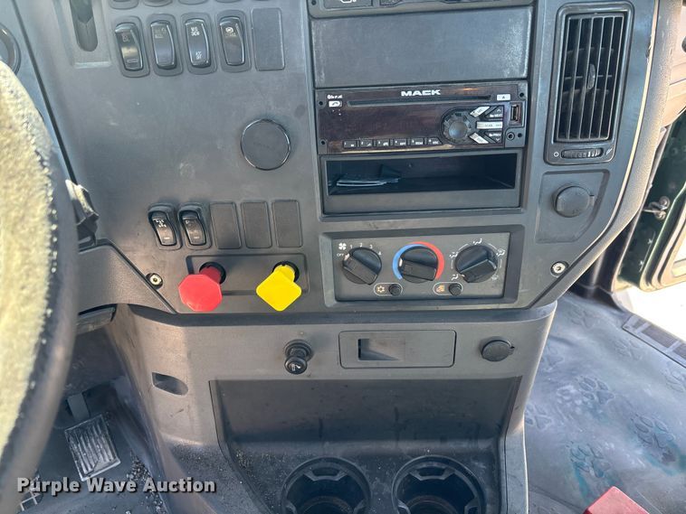 image for item FK1213 2016 Mack CXU613 semi truck