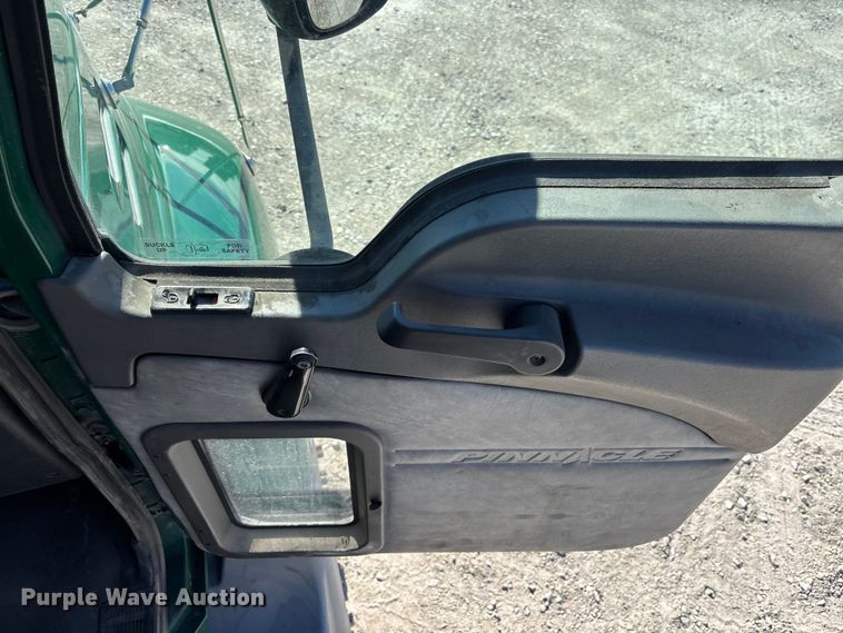 image for item FK1213 2016 Mack CXU613 semi truck