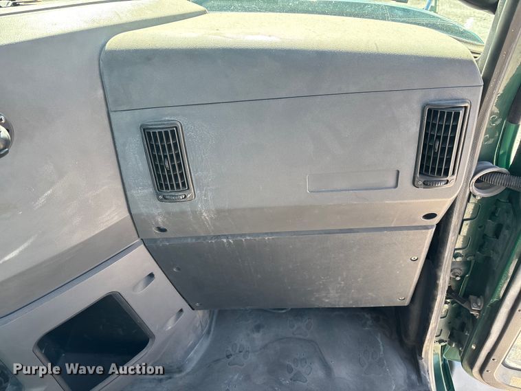 image for item FK1213 2016 Mack CXU613 semi truck