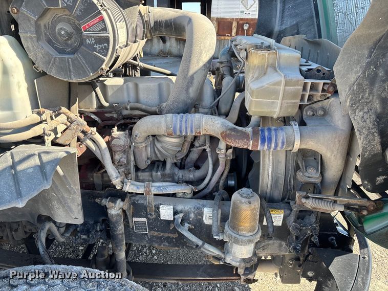 image for item FK1213 2016 Mack CXU613 semi truck