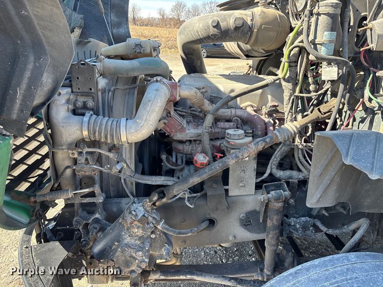 image for item FK1213 2016 Mack CXU613 semi truck