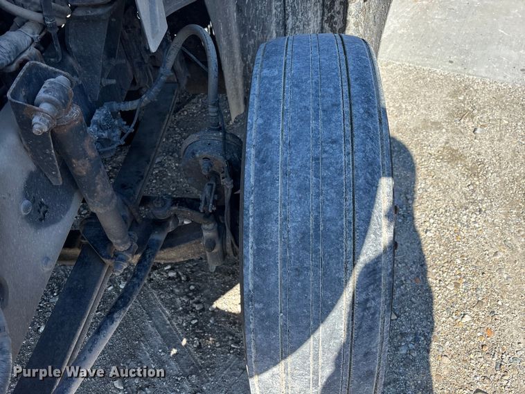 image for item FK1213 2016 Mack CXU613 semi truck