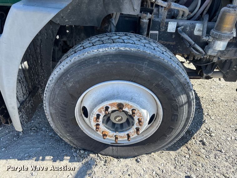 image for item FK1213 2016 Mack CXU613 semi truck