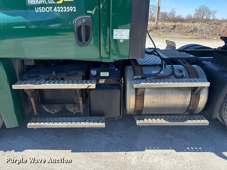 image for item FK1214 2017 Freightliner Cascadia 125 semi truck