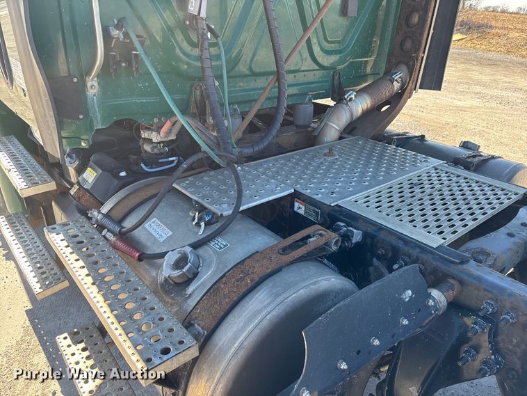 image for item FK1214 2017 Freightliner Cascadia 125 semi truck