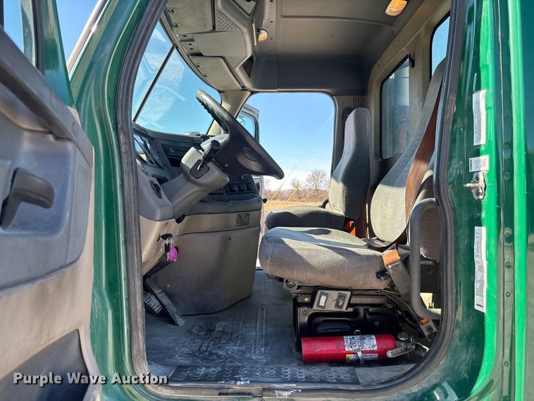 image for item FK1214 2017 Freightliner Cascadia 125 semi truck