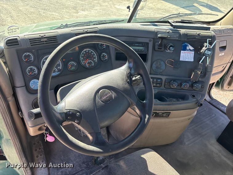 image for item FK1214 2017 Freightliner Cascadia 125 semi truck