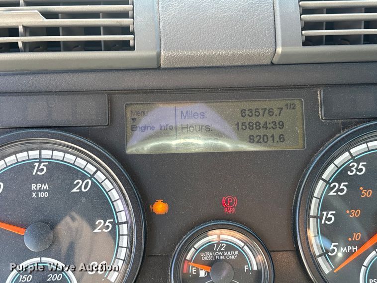 image for item FK1214 2017 Freightliner Cascadia 125 semi truck