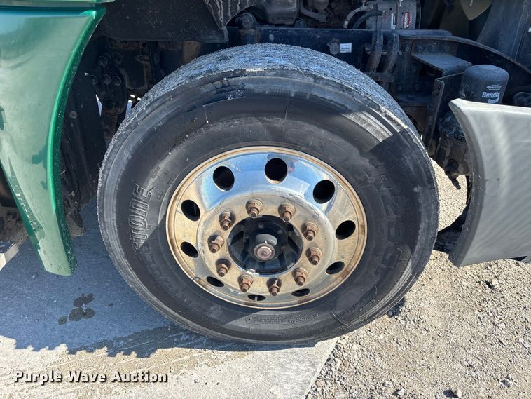 image for item FK1214 2017 Freightliner Cascadia 125 semi truck