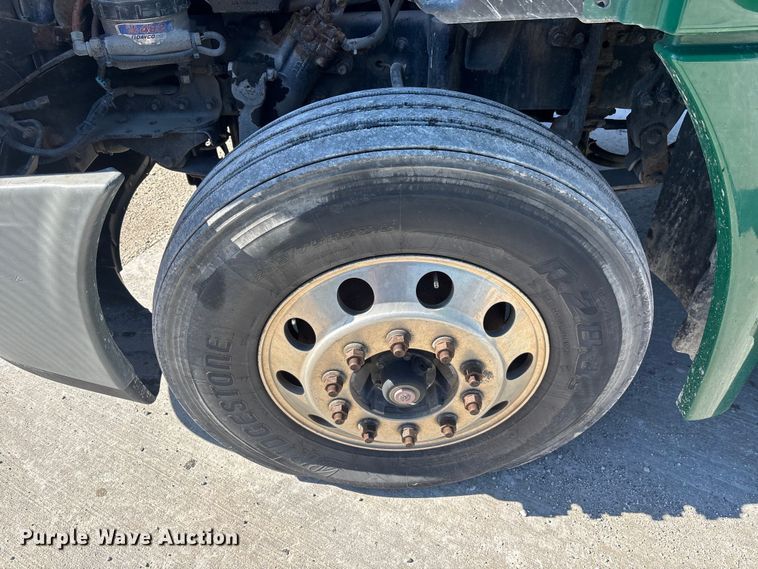 image for item FK1214 2017 Freightliner Cascadia 125 semi truck