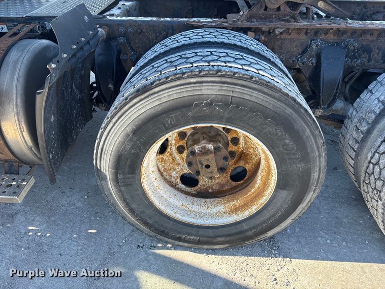 image for item FK1214 2017 Freightliner Cascadia 125 semi truck