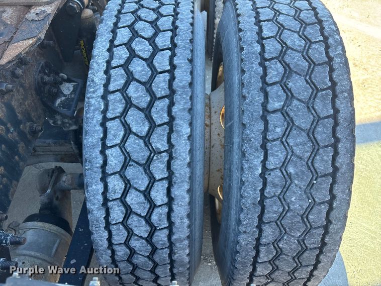 image for item FK1214 2017 Freightliner Cascadia 125 semi truck