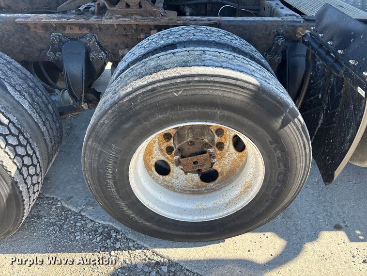 image for item FK1214 2017 Freightliner Cascadia 125 semi truck