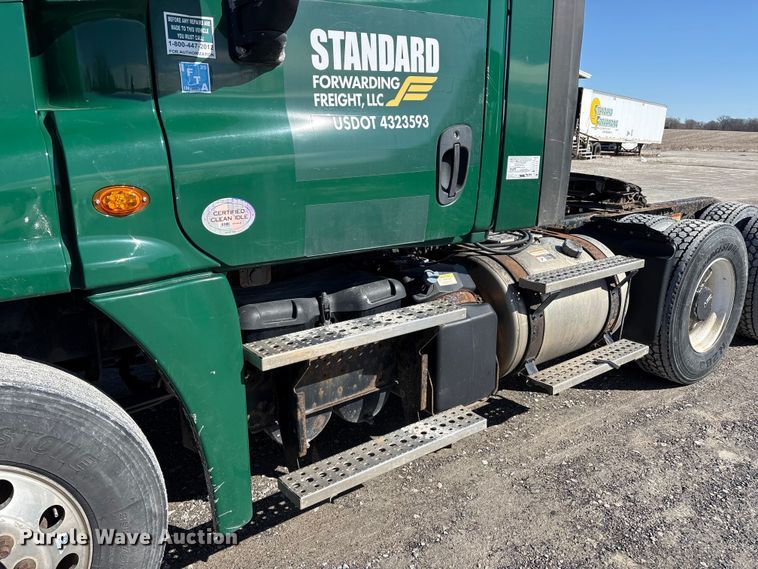 image for item FK1215 2017 Freightliner Cascadia 125 semi truck