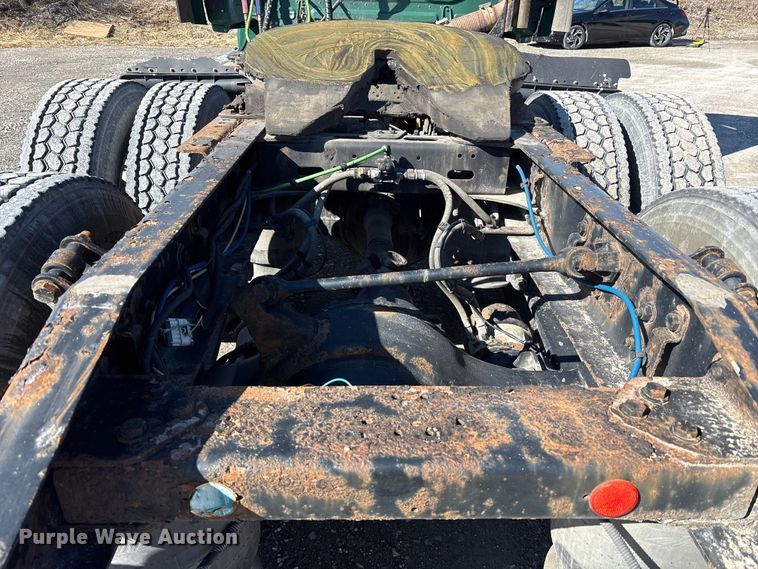 image for item FK1215 2017 Freightliner Cascadia 125 semi truck