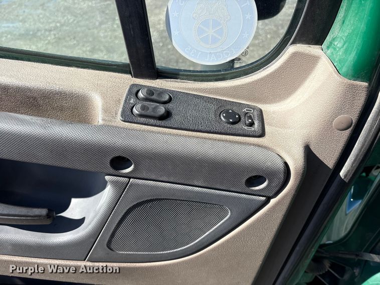 image for item FK1215 2017 Freightliner Cascadia 125 semi truck