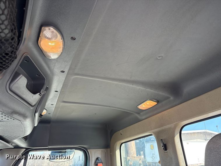 image for item FK1215 2017 Freightliner Cascadia 125 semi truck