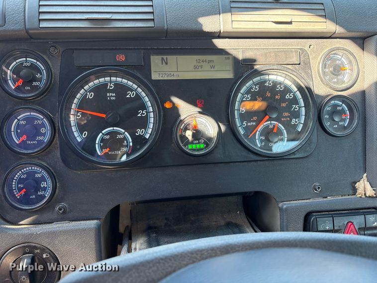 image for item FK1215 2017 Freightliner Cascadia 125 semi truck