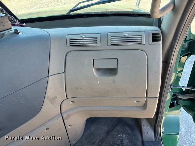 image for item FK1215 2017 Freightliner Cascadia 125 semi truck