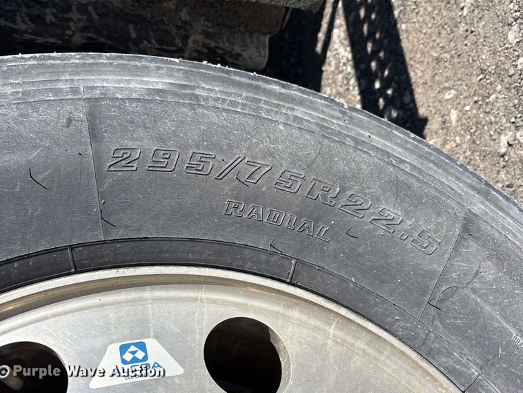 image for item FK1215 2017 Freightliner Cascadia 125 semi truck