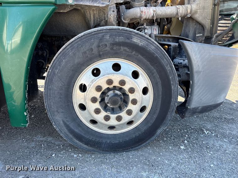 image for item FK1215 2017 Freightliner Cascadia 125 semi truck