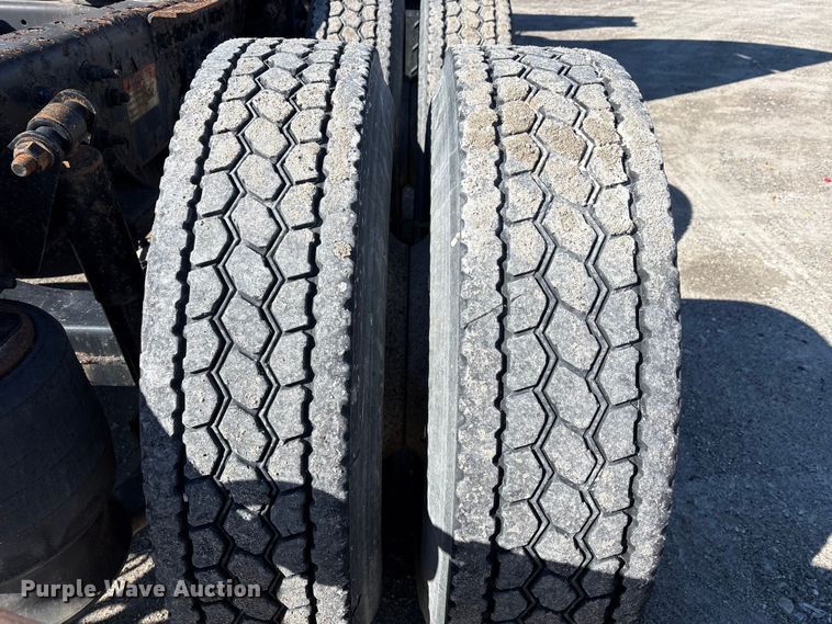 image for item FK1215 2017 Freightliner Cascadia 125 semi truck