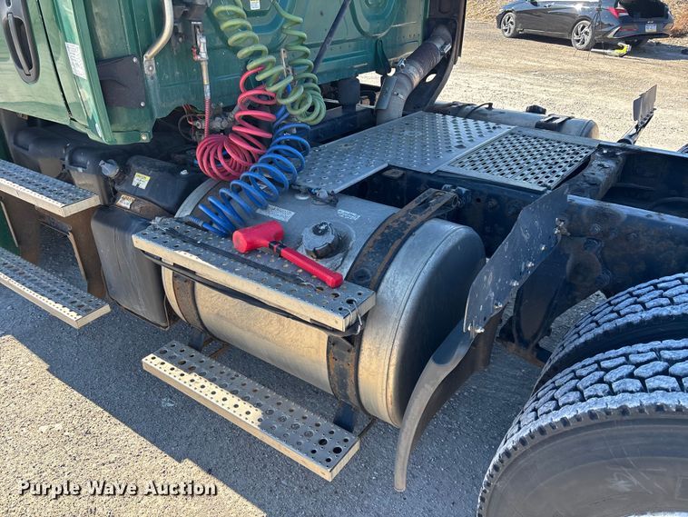 image for item FK1216 2017 Freightliner Cascadia 125 semi truck